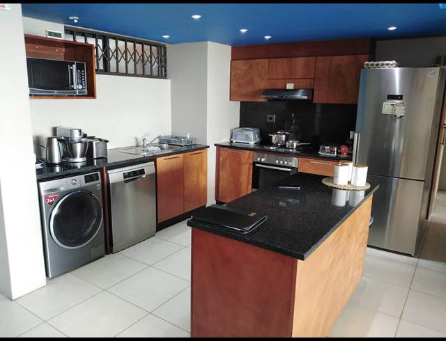 2 BEDROOM APARTMENT TO LET IN POINT WATERFRONT